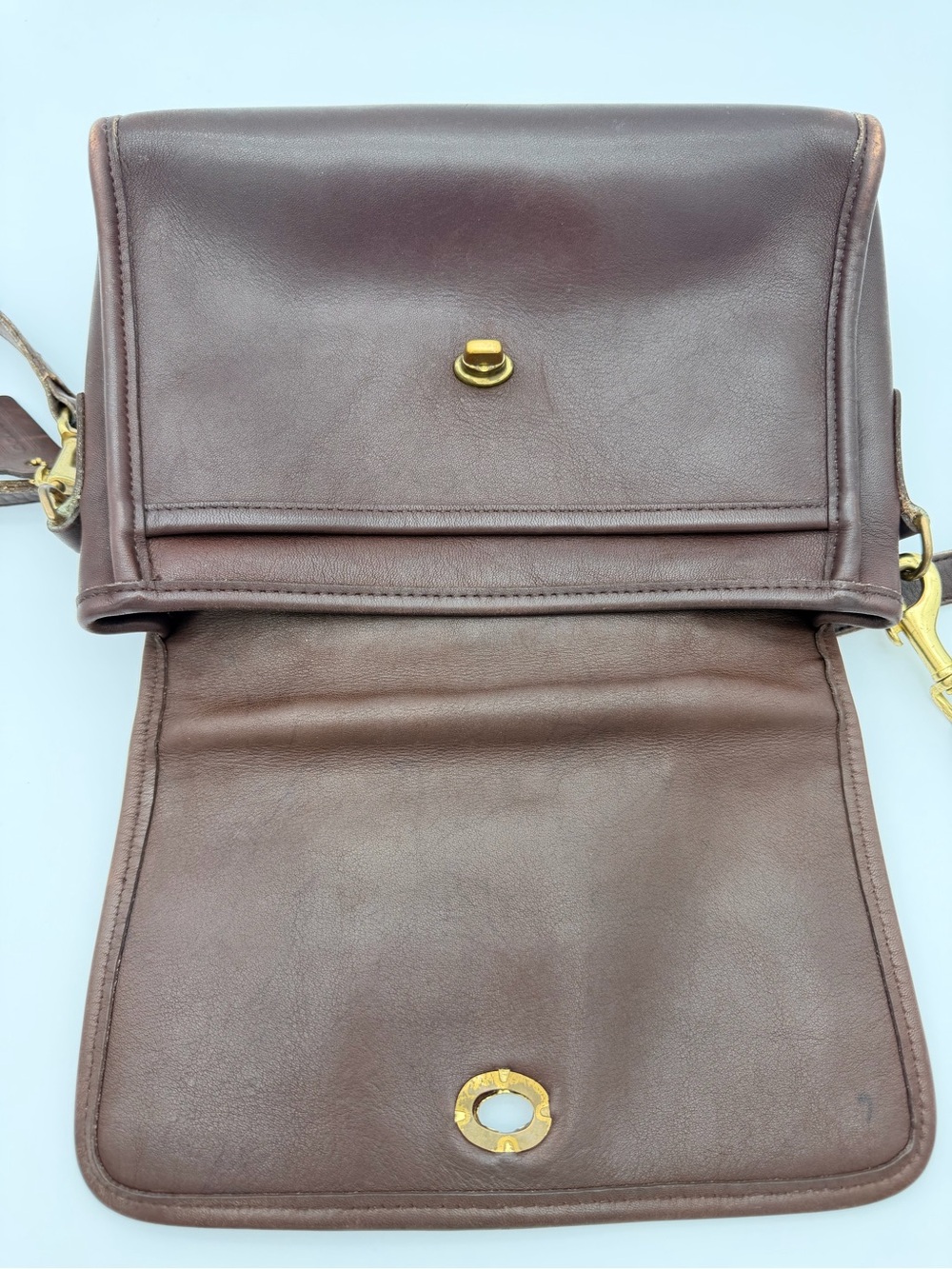Coach Vintage Court with Brass Hardware L40-9870 Brown Leather Soft - Picture 10 of 14